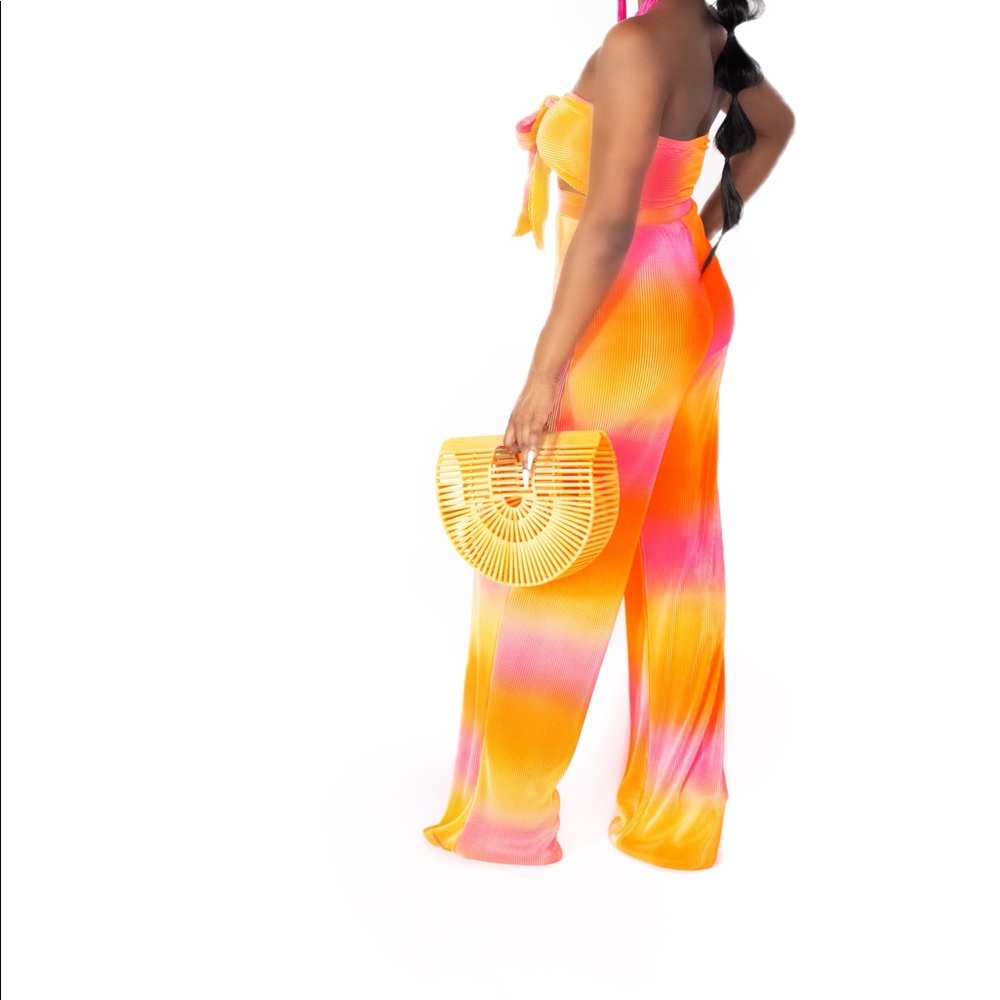 Two piece set - Picture 2 of 2